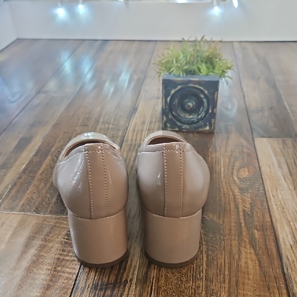 New Vionic Women's Patent Leather Chunky Heel Pumps - Picture 5 of 13